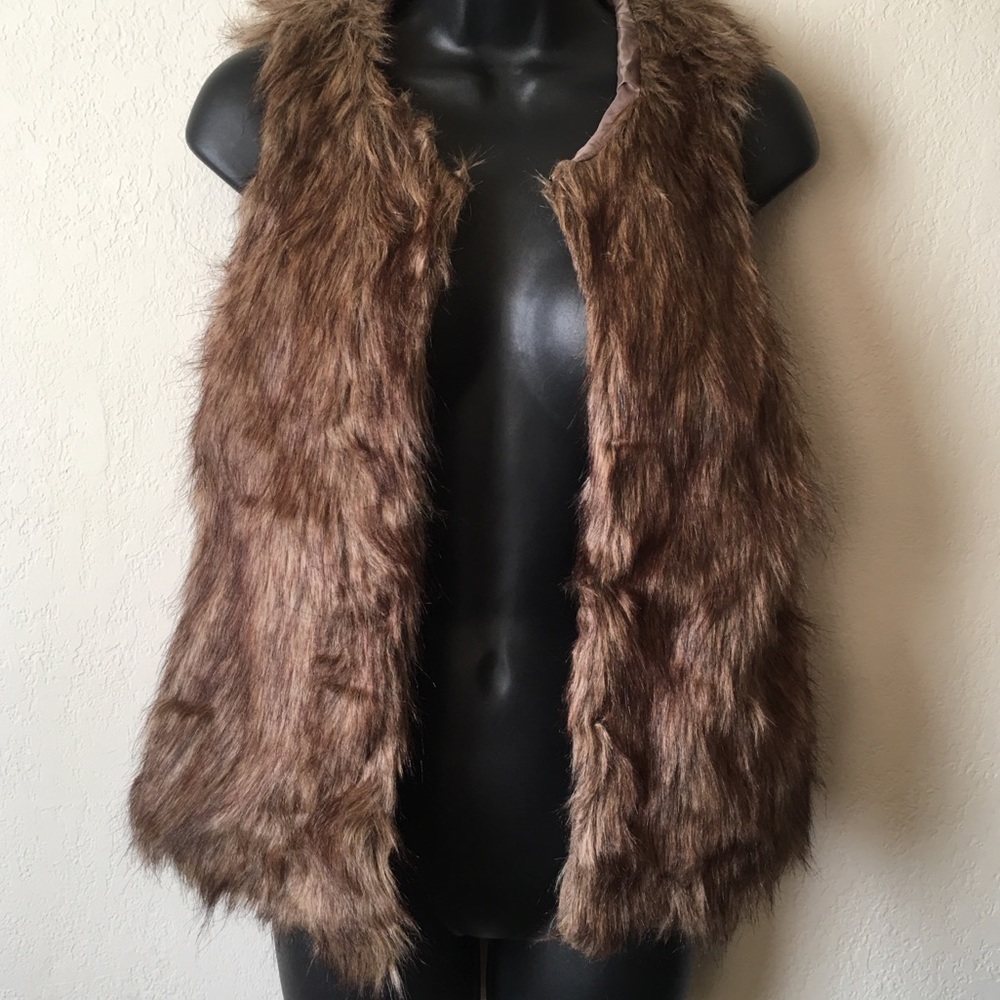 Fur Vest Brown XS Hook Closure
